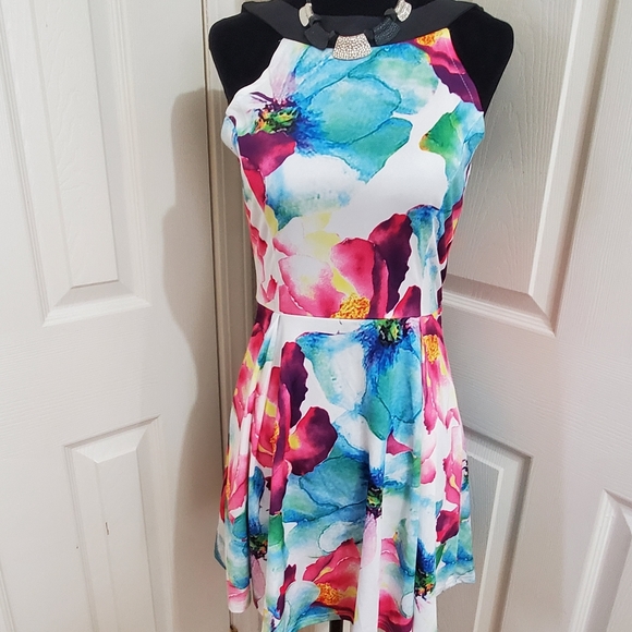 silk dress - Picture 1 of 8